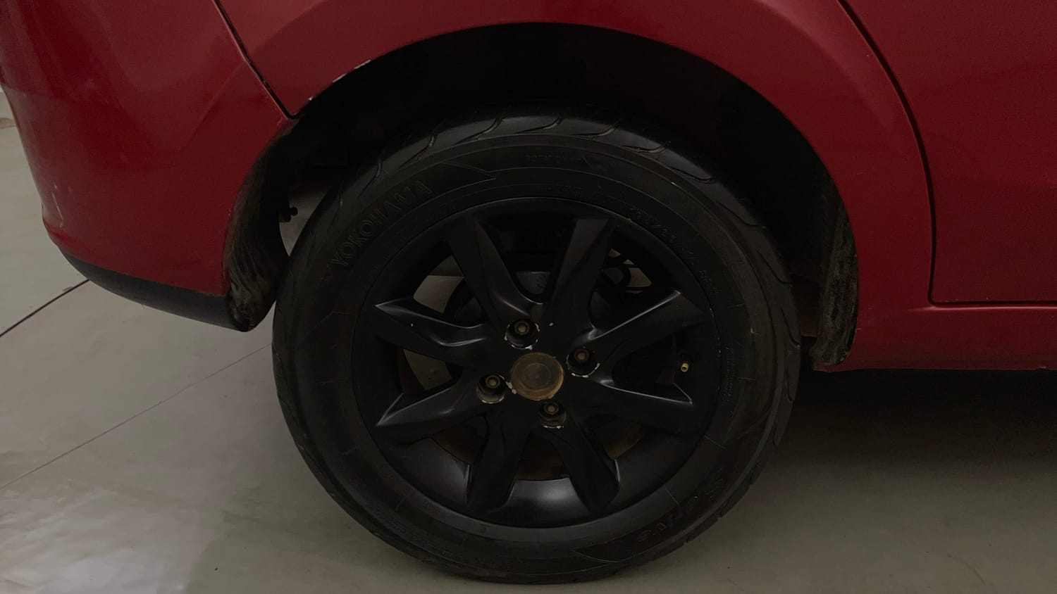 Used 2014 Tata Zest XT Petrol Petrol Manual tyres RIGHT REAR TYRE RIM VIEW