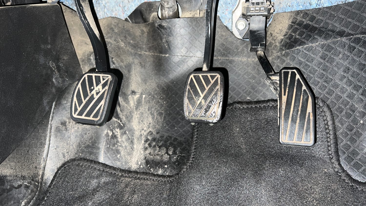 Used 2023 Maruti Suzuki Baleno Zeta MT Petrol Manual interior PEDALS VIEW