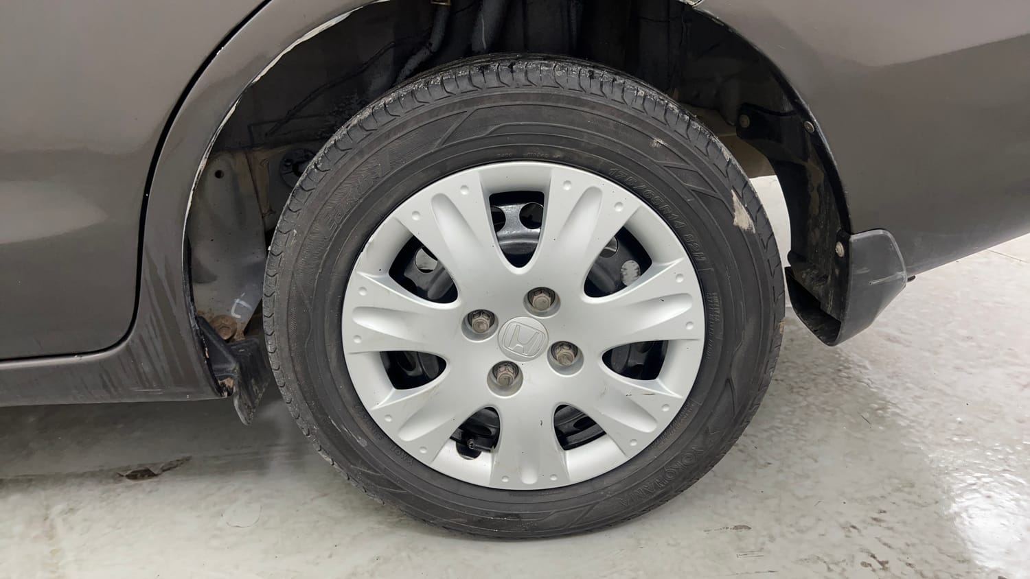 Used 2015 Honda Amaze 1.2 S i-VTEC Petrol Manual tyres LEFT REAR TYRE RIM VIEW