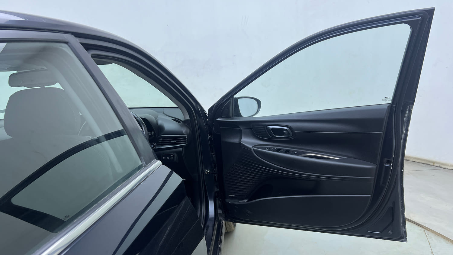 Used 2023 Hyundai i20 Asta (O) 1.2 MT Petrol Manual interior RIGHT FRONT DOOR OPEN VIEW