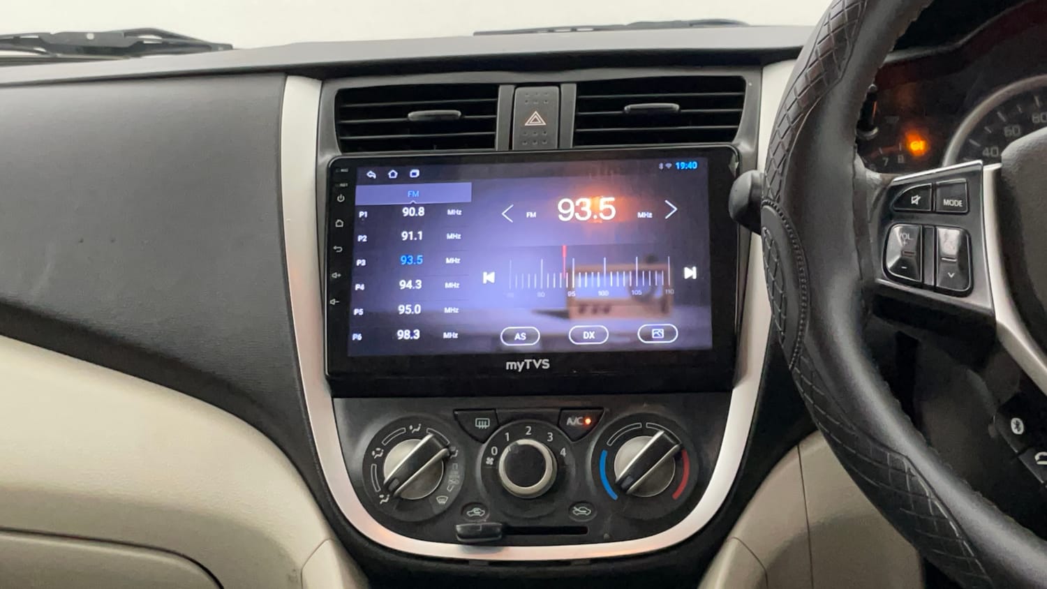 Used 2017 Maruti Suzuki Celerio ZXi AMT Petrol Automatic interior MUSIC SYSTEM & AC CONTROL VIEW