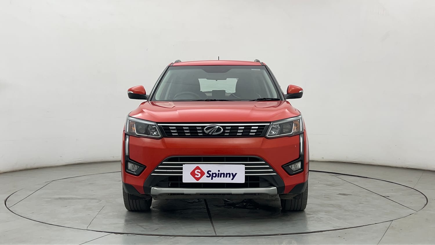 Used 2019 Mahindra XUV 300 1.5 W8 Diesel Manual exterior FRONT VIEW
