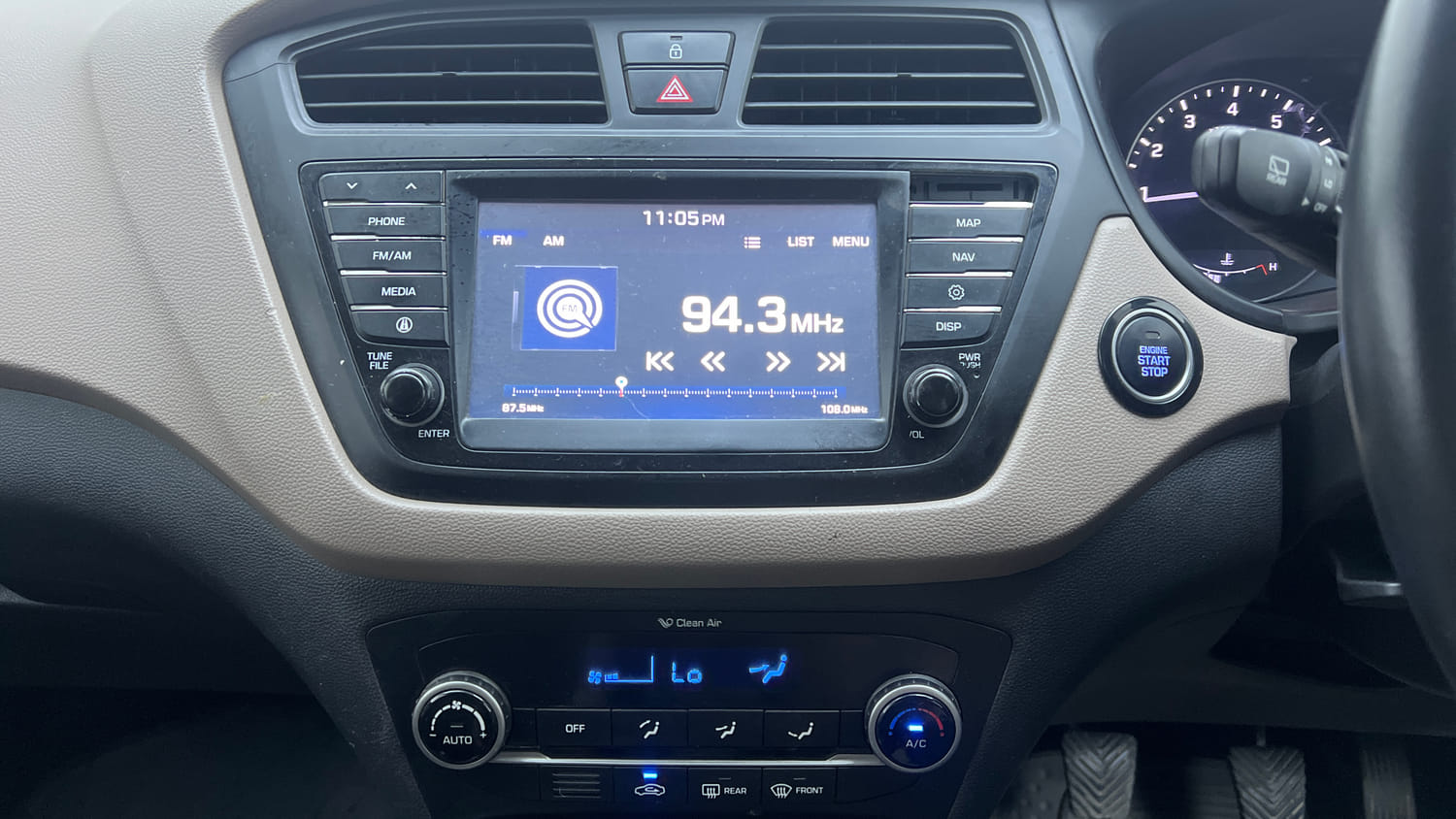 Used 2015 Hyundai Elite i20 Asta 1.2 Petrol Manual interior MUSIC SYSTEM & AC CONTROL VIEW