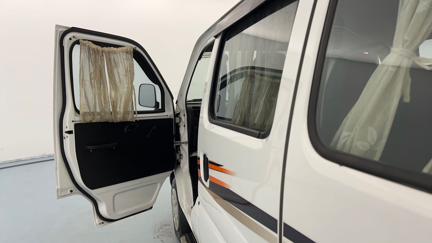 Used 2022 Maruti Suzuki Eeco 5 STR AC (O) Petrol Manual interior LEFT FRONT DOOR OPEN VIEW