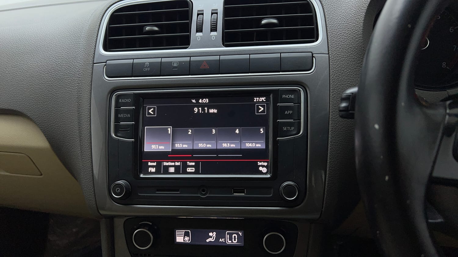Used 2019 Volkswagen Vento Highline 1.2 (P) AT Petrol Automatic top_features Touch screen infotainment system