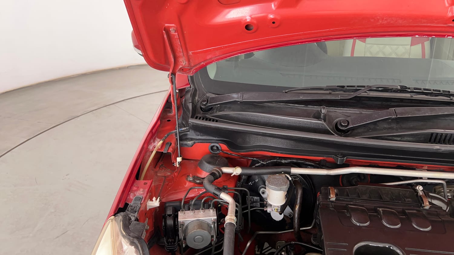 Used 2019 Maruti Suzuki Celerio ZXi (O) AMT Petrol Automatic engine ENGINE RIGHT SIDE HINGE & APRON VIEW
