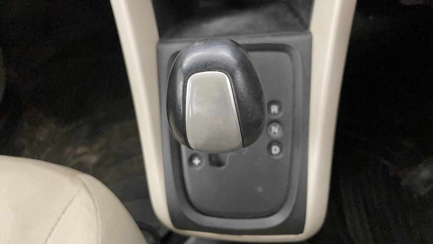 Used 2017 Maruti Suzuki Celerio ZXi AMT Petrol Automatic interior GEAR  KNOB VIEW
