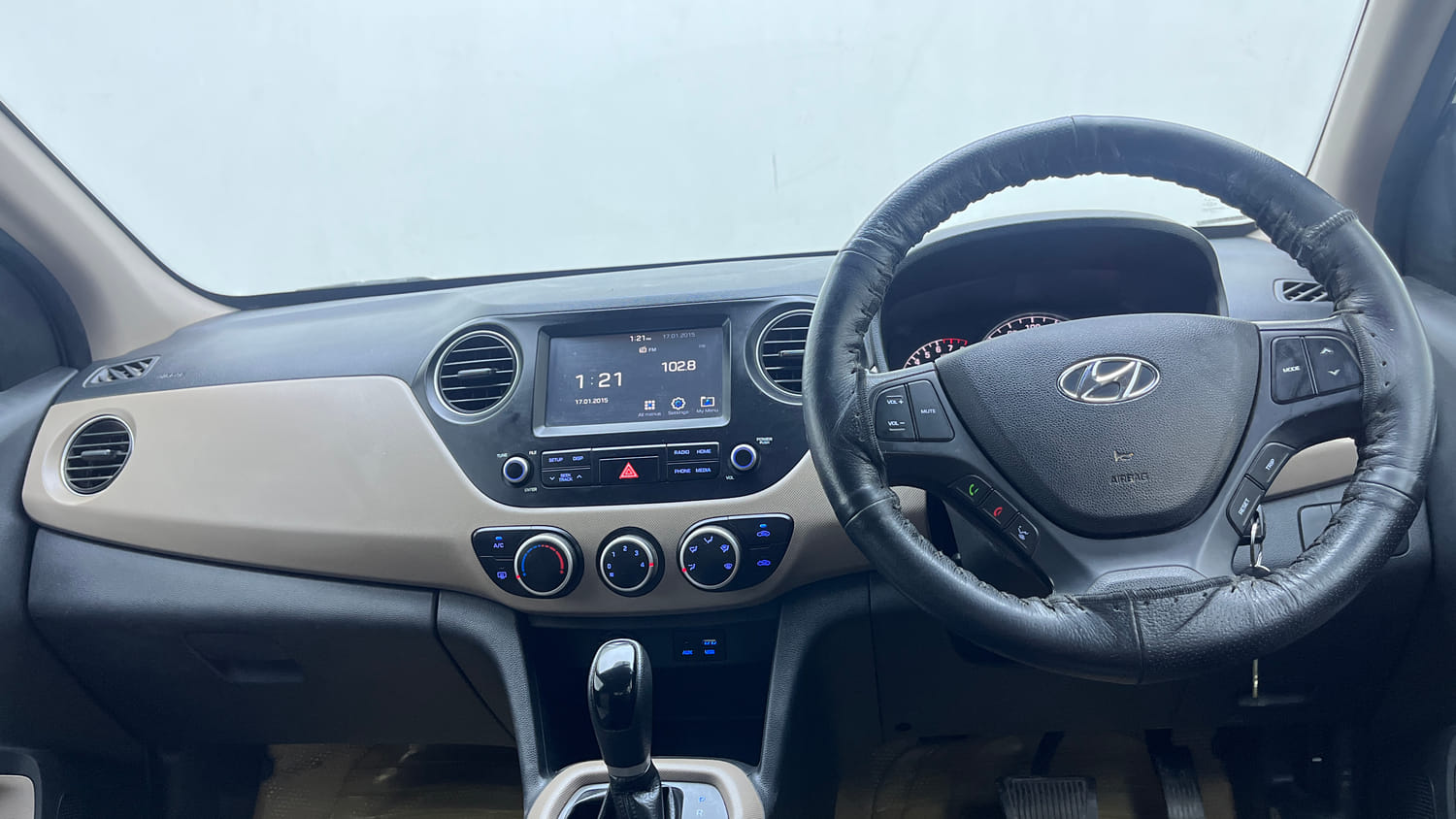 Used 2017 Hyundai Grand i10 Sportz (O) AT 1.2 Kappa VTVT Petrol Automatic interior DASHBOARD VIEW