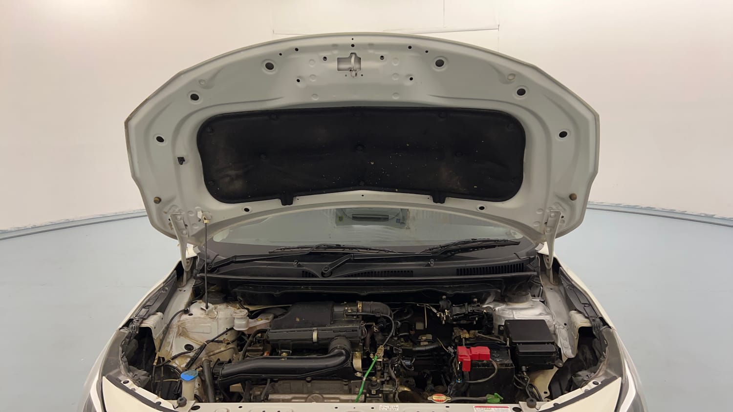 Used 2023 Maruti Suzuki Baleno Zeta MT Petrol Manual engine ENGINE & BONNET OPEN FRONT VIEW