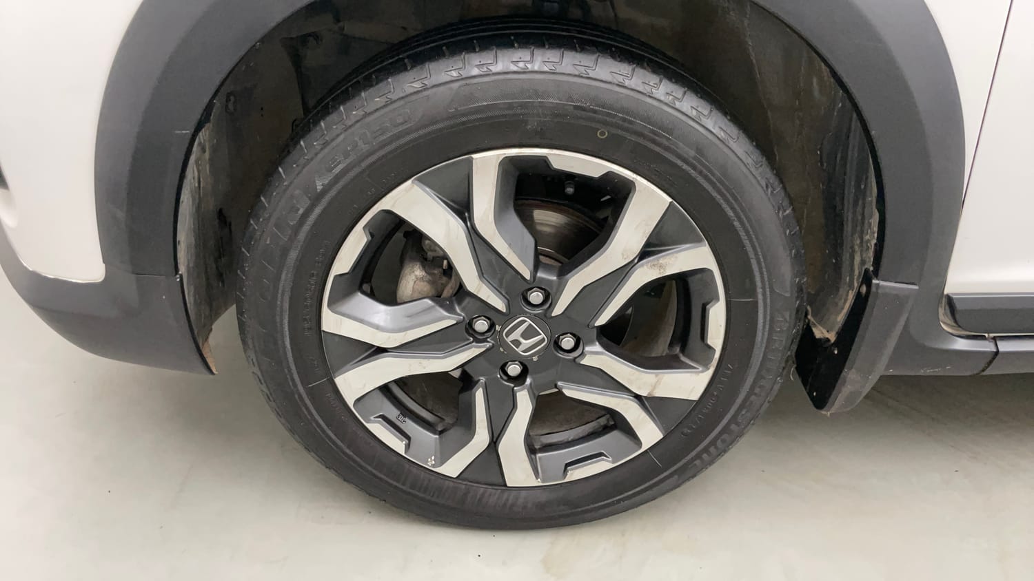 Used 2022 Honda WR-V SV MT Petrol Petrol Manual tyres LEFT FRONT TYRE RIM VIEW