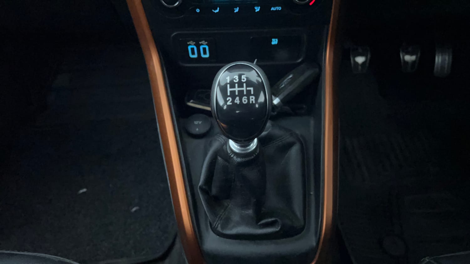 Used 2018 Ford EcoSport S Petrol Petrol Manual interior GEAR  KNOB VIEW