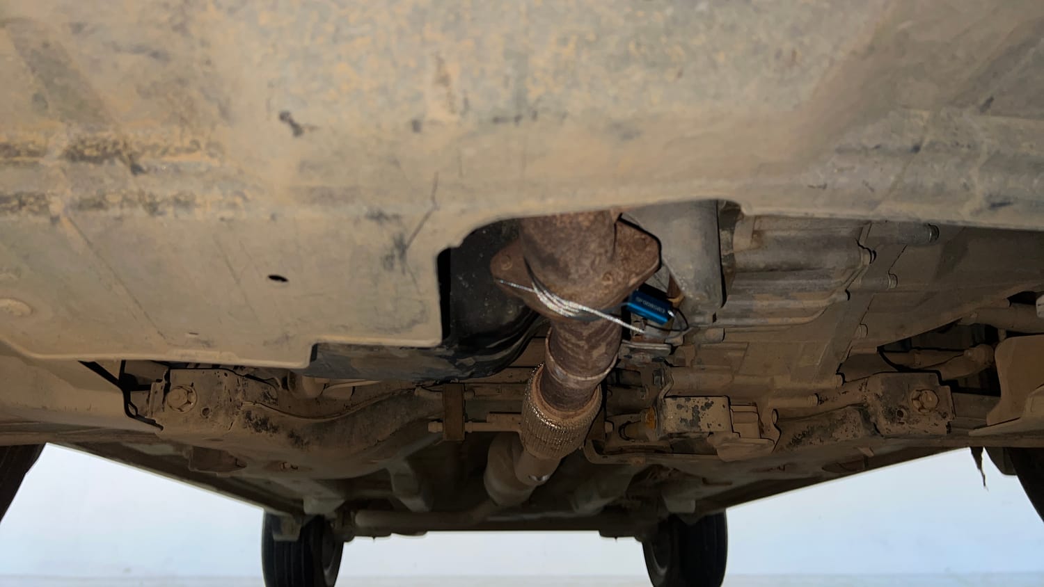 Used 2020 Tata Nexon XZ Plus (O) Petrol Manual extra FRONT LEFT UNDERBODY VIEW