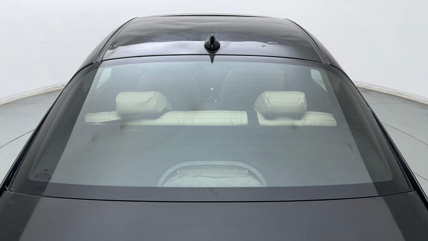 Used 2023 Hyundai Verna SX 1.5 Turbo Petrol MT Petrol Manual exterior BACK WINDSHIELD VIEW