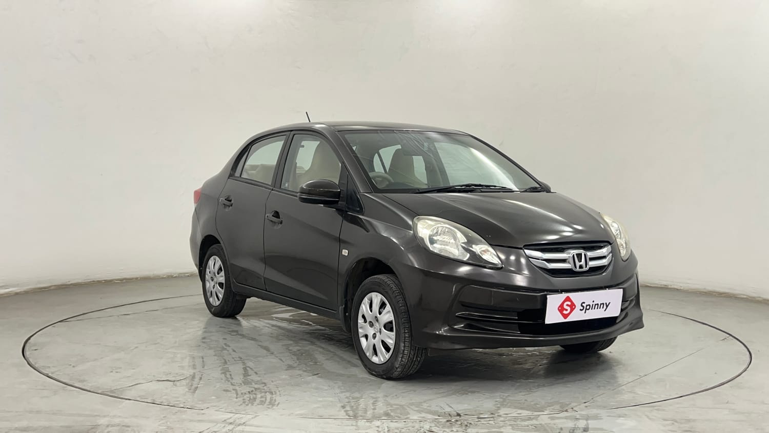 Used 2015 Honda Amaze 1.2 S i-VTEC Petrol Manual exterior RIGHT FRONT CORNER VIEW