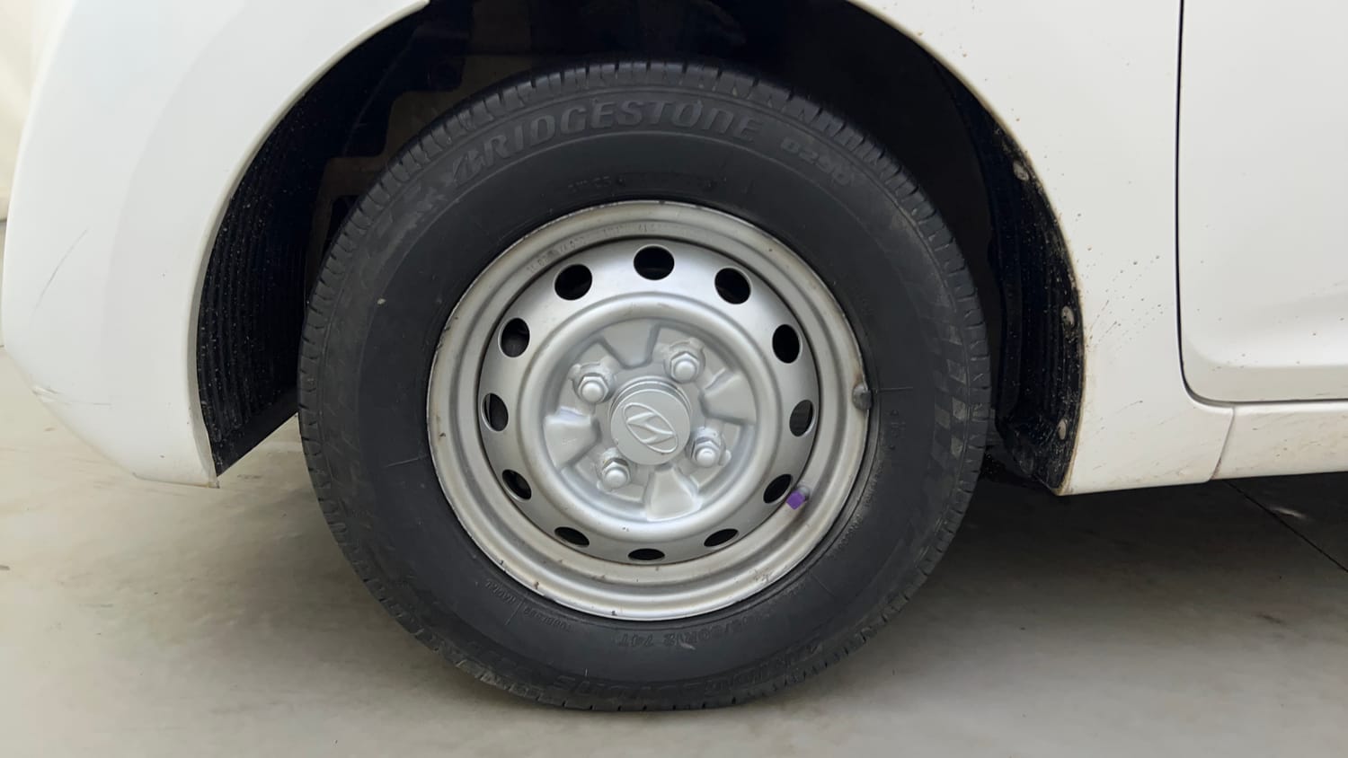 Used 2014 Hyundai Eon Era + Petrol Manual tyres LEFT FRONT TYRE RIM VIEW