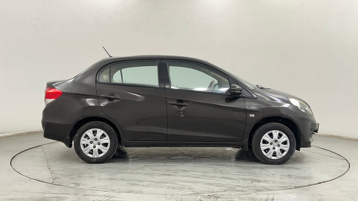 Used 2015 Honda Amaze 1.2 S i-VTEC Petrol Manual exterior RIGHT SIDE VIEW