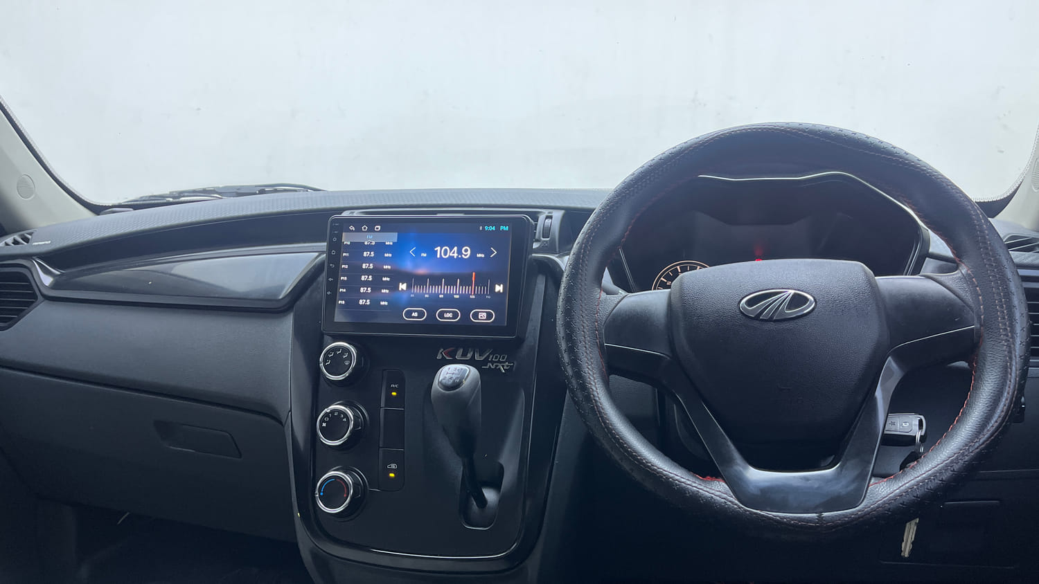 Used 2021 Mahindra KUV100 NXT K2 Plus 6 STR Petrol Manual interior DASHBOARD VIEW