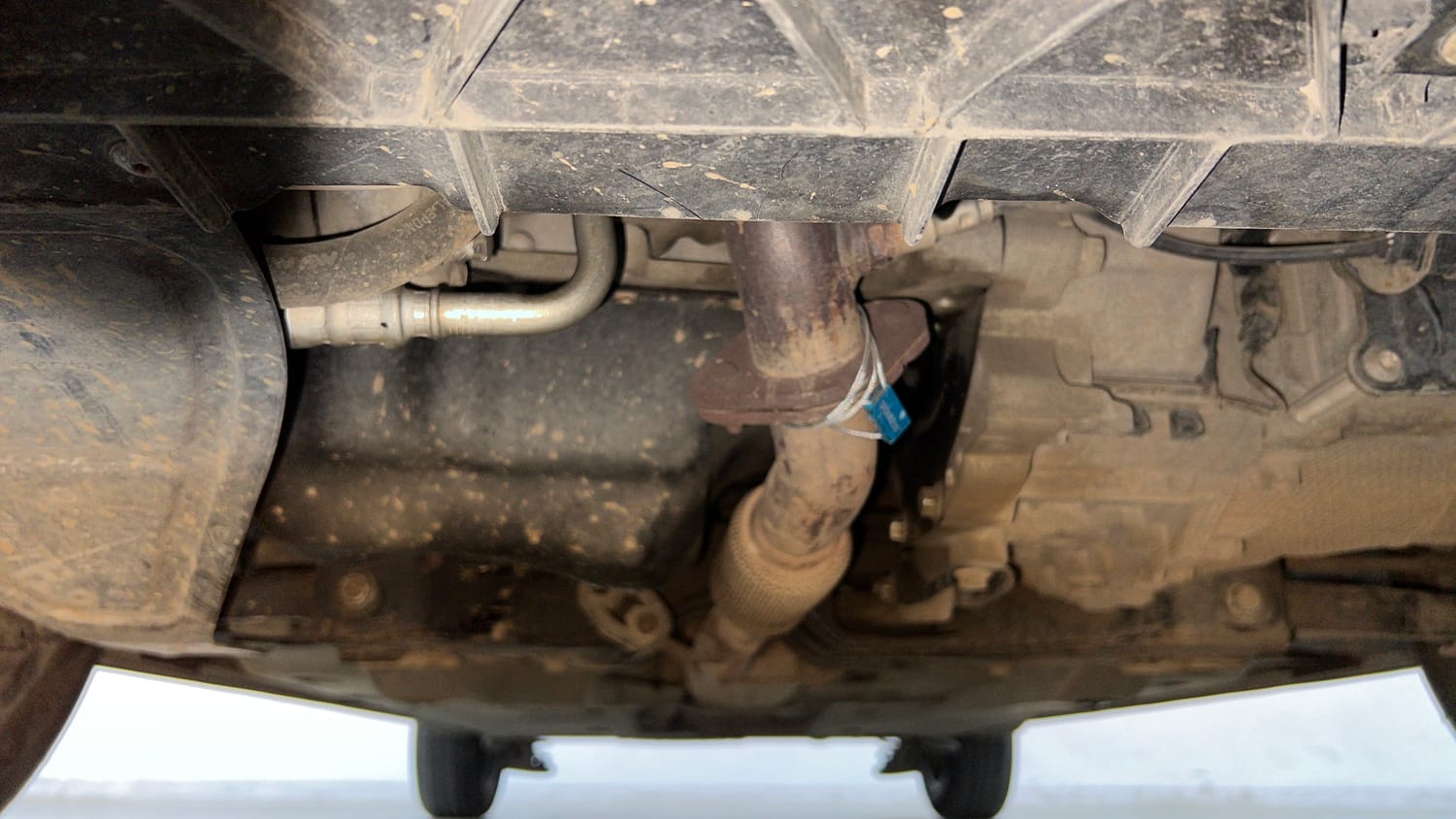 Used 2019 Volkswagen Vento Highline 1.2 (P) AT Petrol Automatic extra FRONT LEFT UNDERBODY VIEW