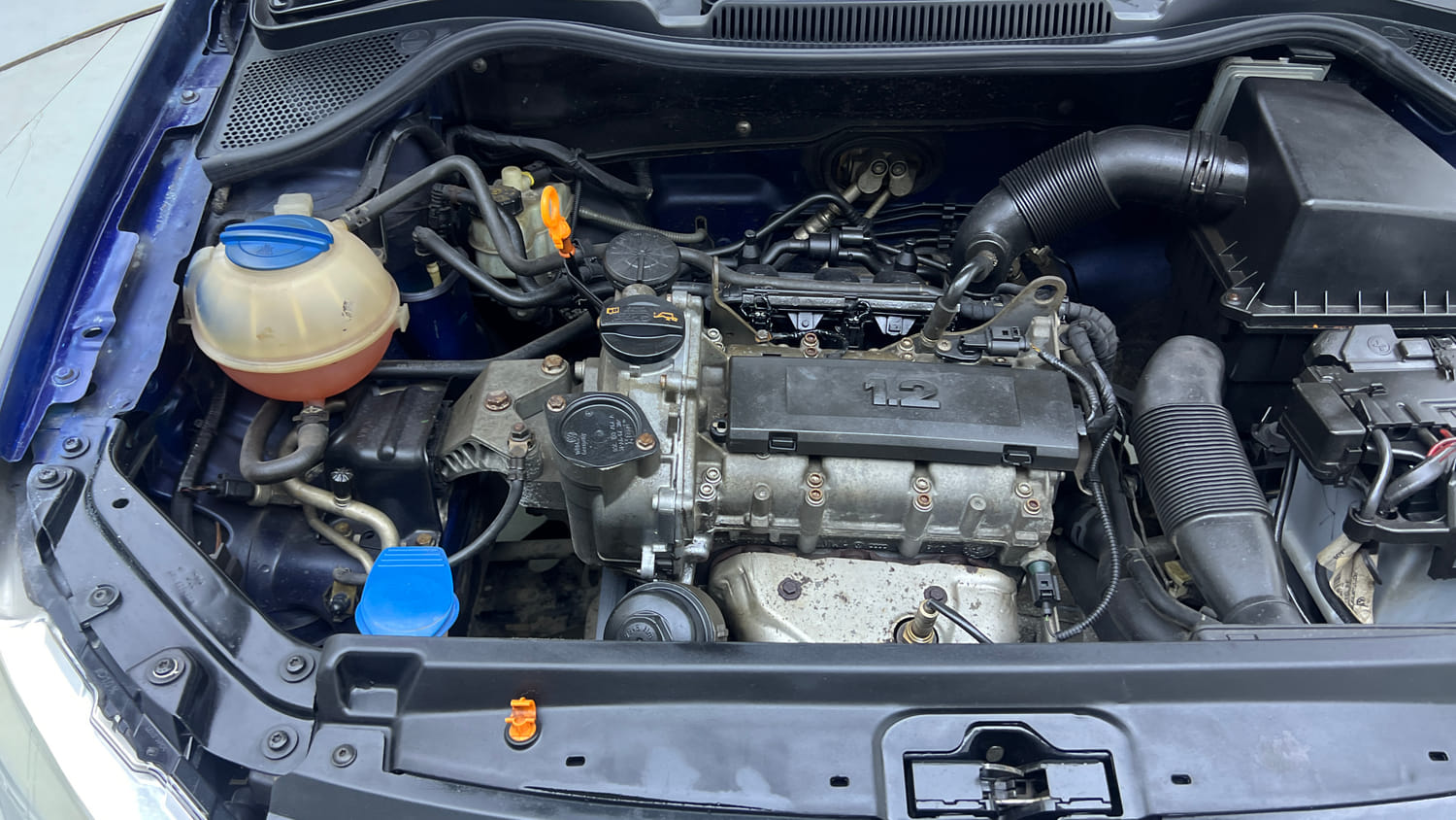 Used 2013 Volkswagen Polo Comfortline 1.2L (P) Petrol Manual engine ENGINE RIGHT SIDE VIEW