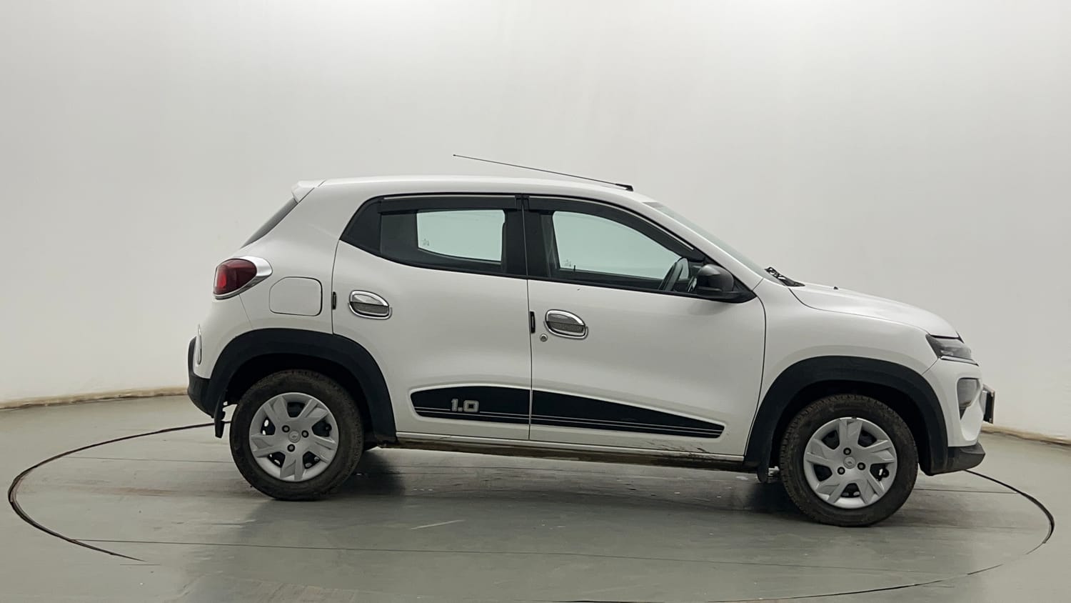 Used 2024 Renault Kwid RXT 1.0L Petrol Manual exterior RIGHT SIDE VIEW