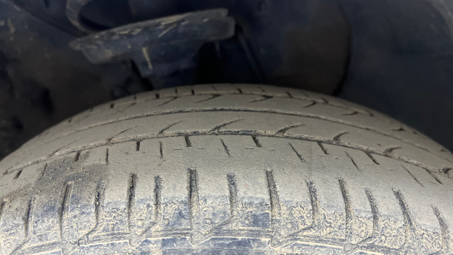 Used 2015 Hyundai Elite i20 Asta 1.2 Petrol Manual tyres RIGHT FRONT TYRE TREAD VIEW