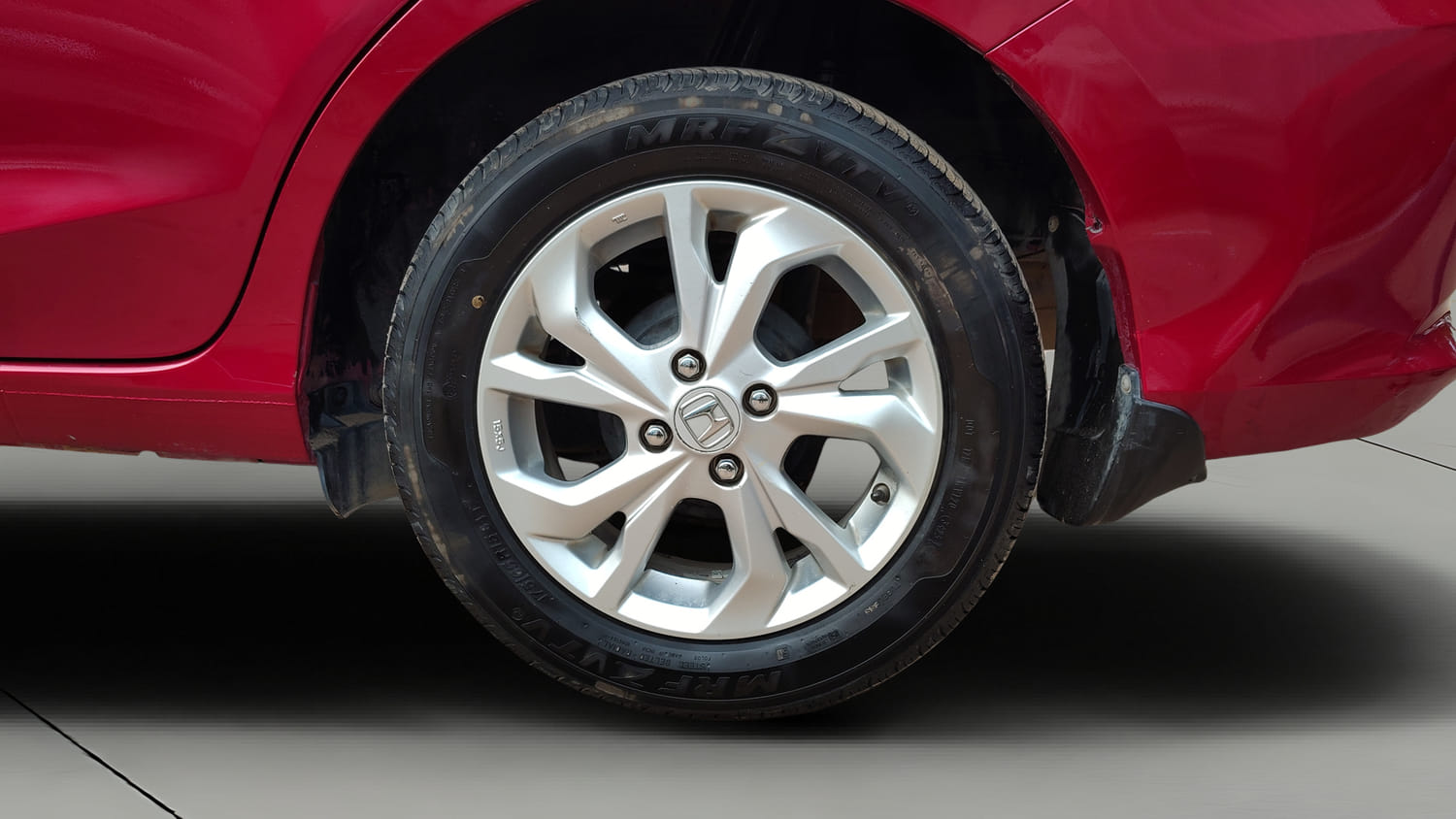 Used 2020 Honda Amaze 1.2 V MT Petrol Petrol Manual tyres LEFT REAR TYRE RIM VIEW