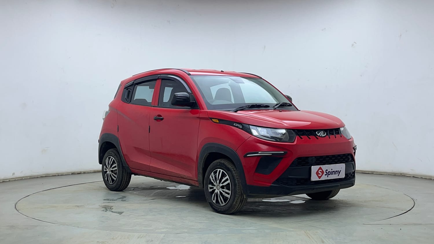 Used 2021 Mahindra KUV100 NXT K2 Plus 6 STR Petrol Manual exterior RIGHT FRONT CORNER VIEW