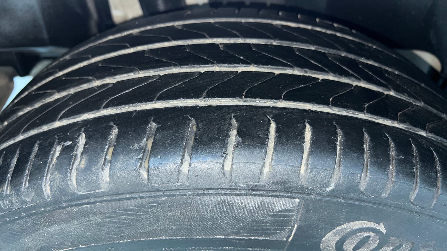 Used 2021 Maruti Suzuki Swift VXi AMT Petrol Automatic tyres RIGHT REAR TYRE TREAD VIEW