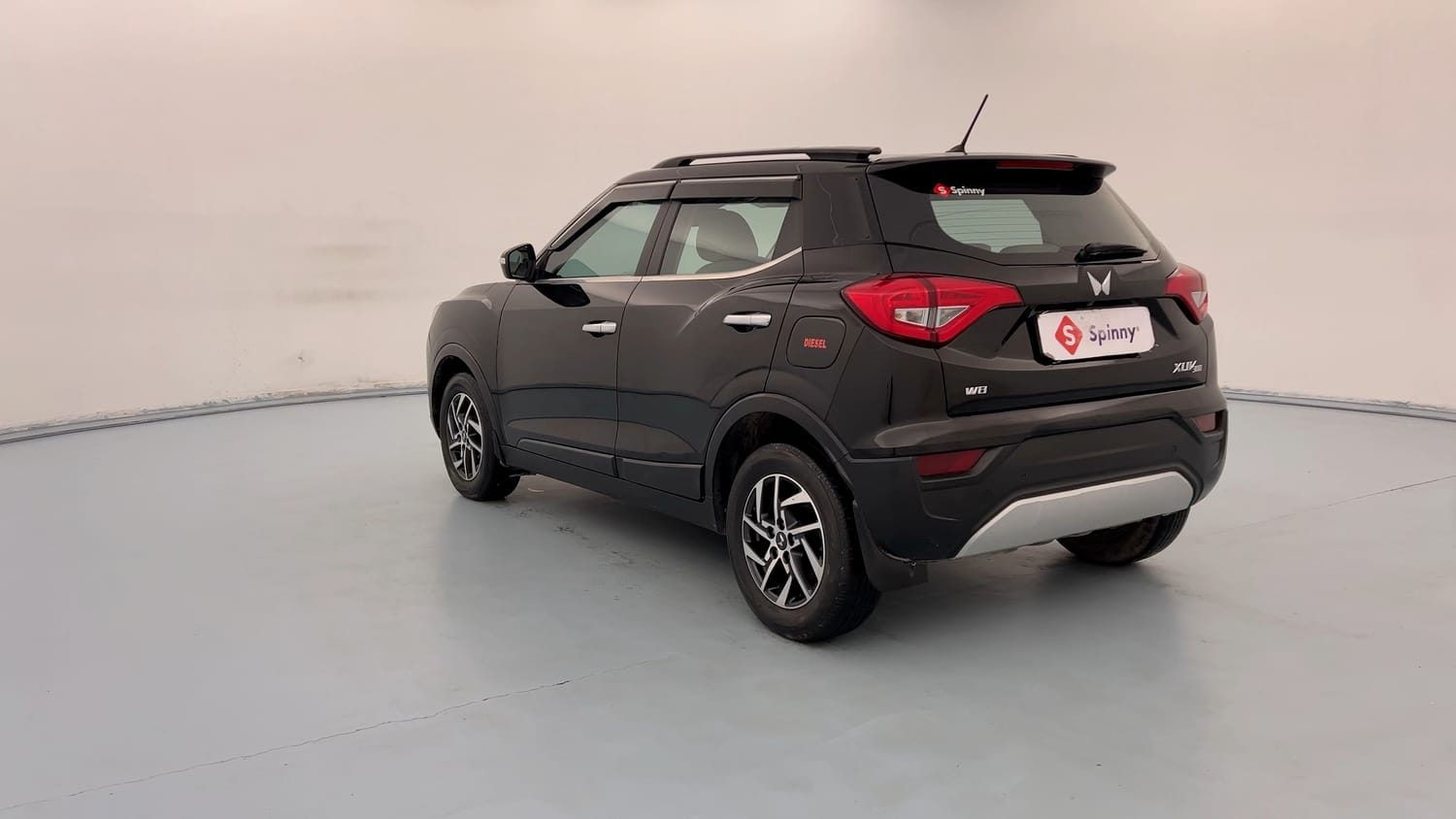 Used 2024 Mahindra XUV 300 W8 (O) 1.5 Diesel Diesel Manual exterior LEFT REAR CORNER VIEW