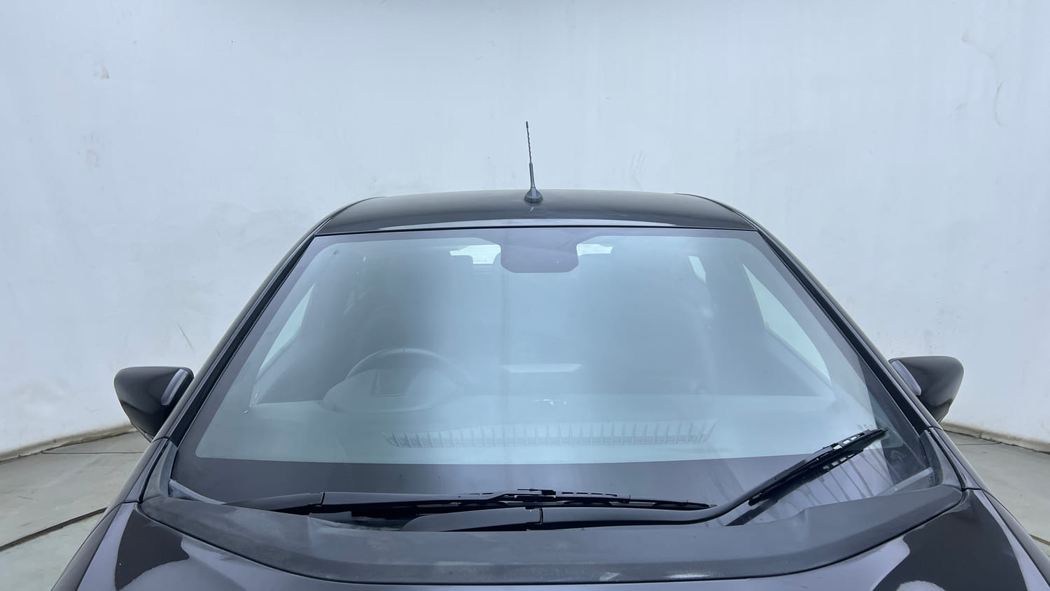 Used 2022 Tata Altroz XZ Plus Petrol Dark Edition Petrol Manual exterior FRONT WINDSHIELD VIEW