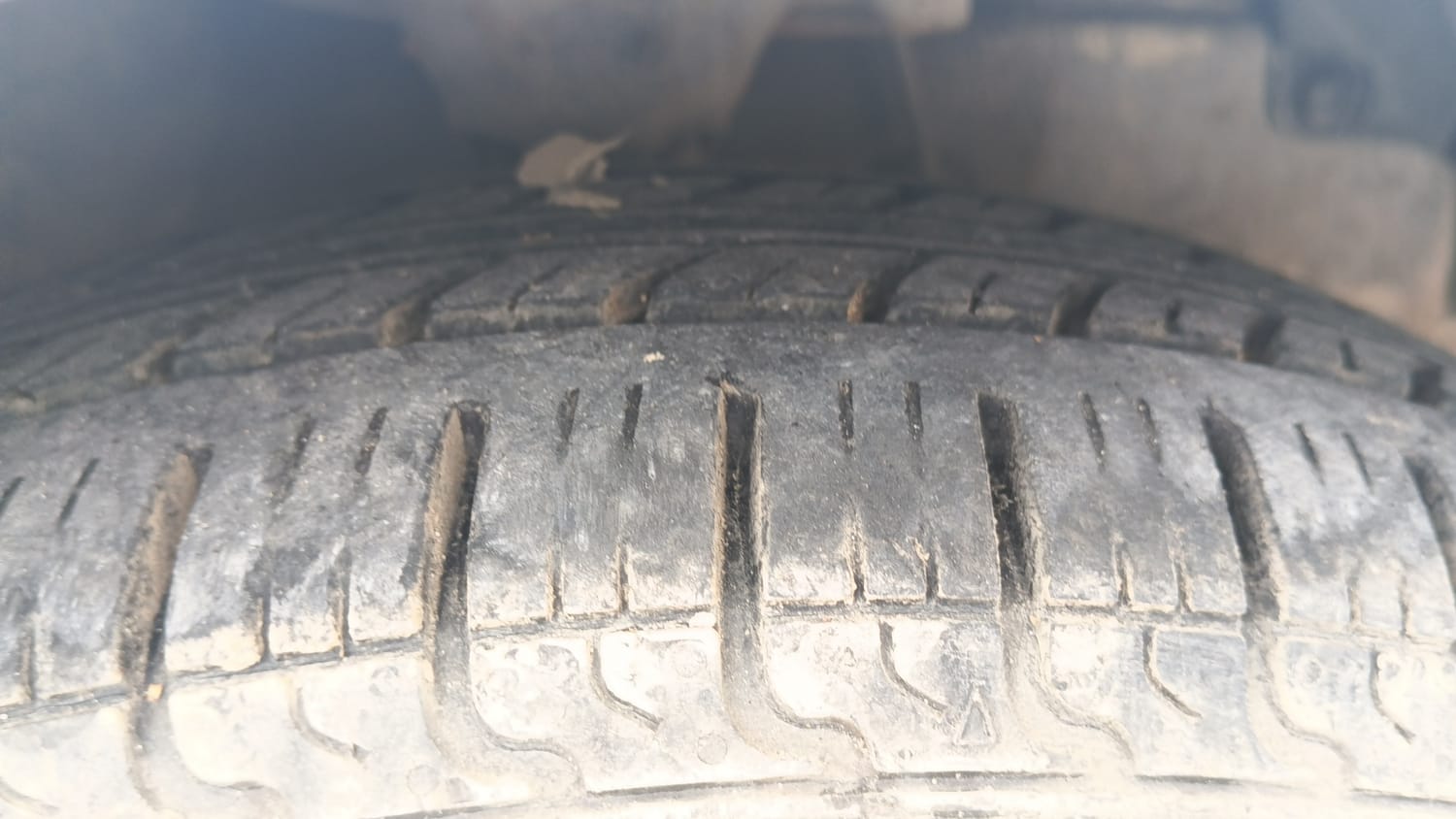 Used 2017 Hyundai Eon Sportz Petrol Manual tyres RIGHT FRONT TYRE TREAD VIEW