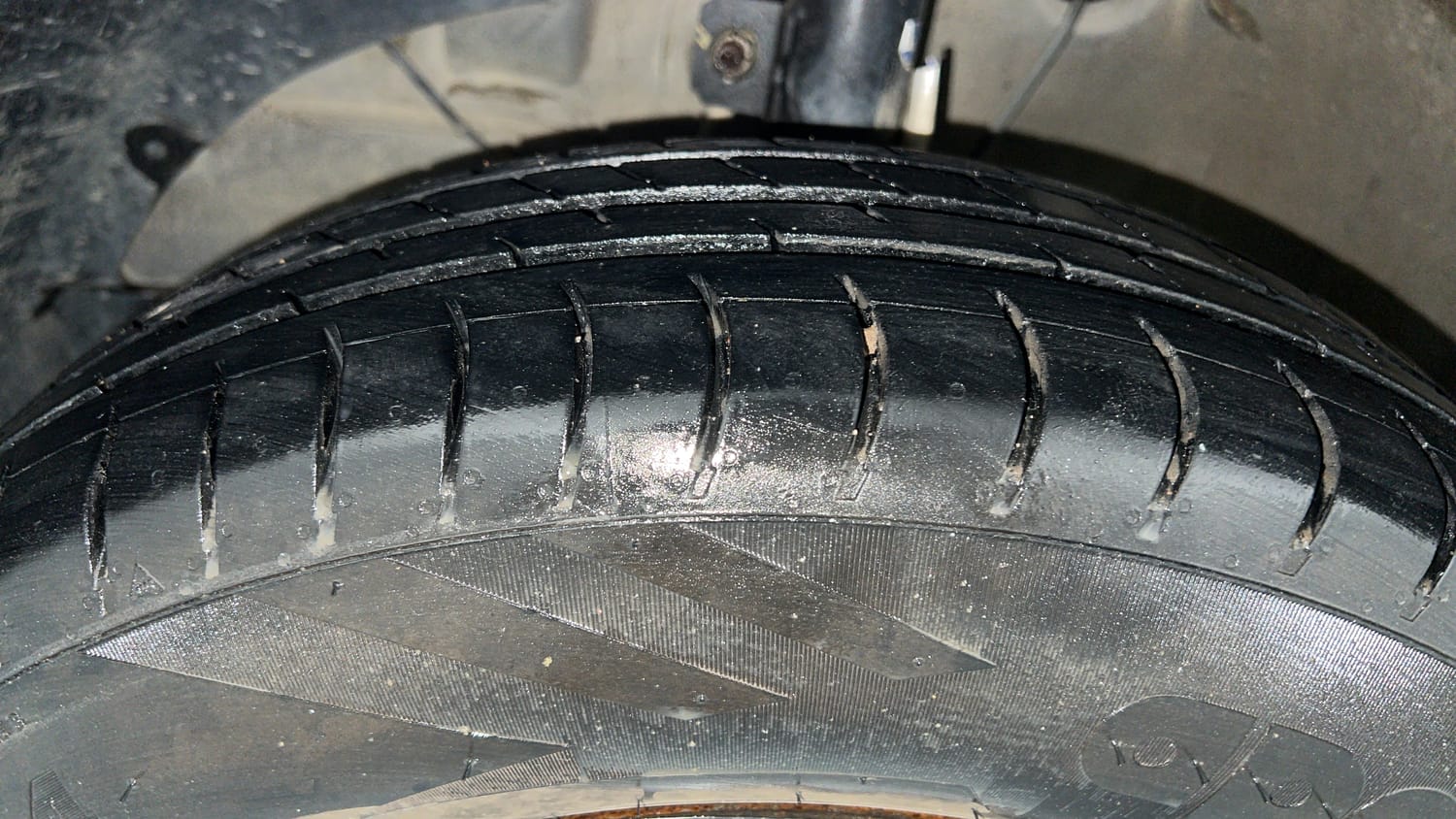 Used 2020 Maruti Suzuki Dzire VXi Petrol Manual tyres LEFT FRONT TYRE TREAD VIEW