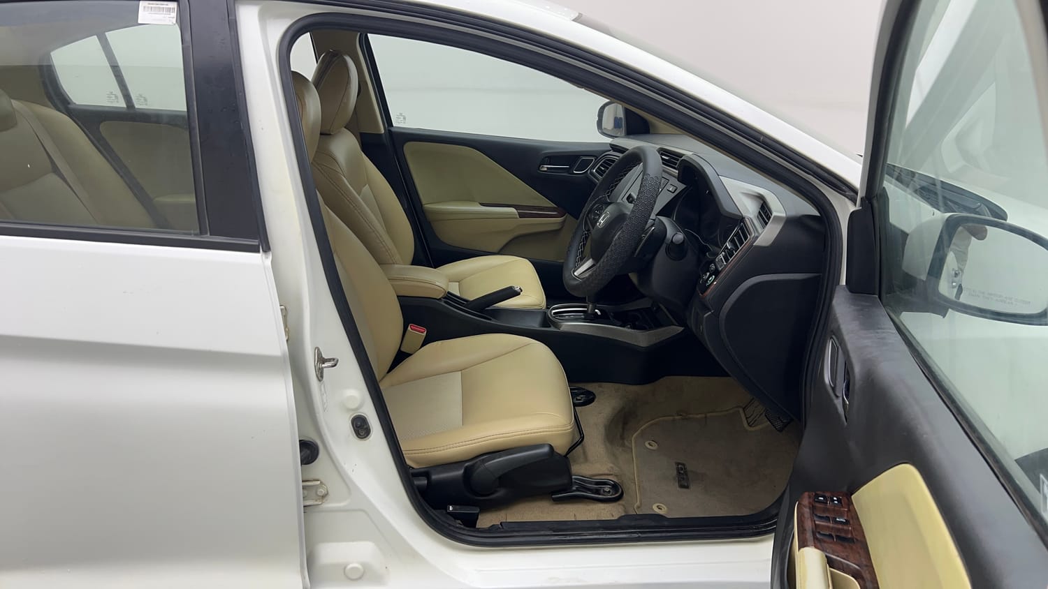 Used 2017 Honda City V CVT Petrol Petrol Automatic interior RIGHT SIDE FRONT DOOR CABIN VIEW