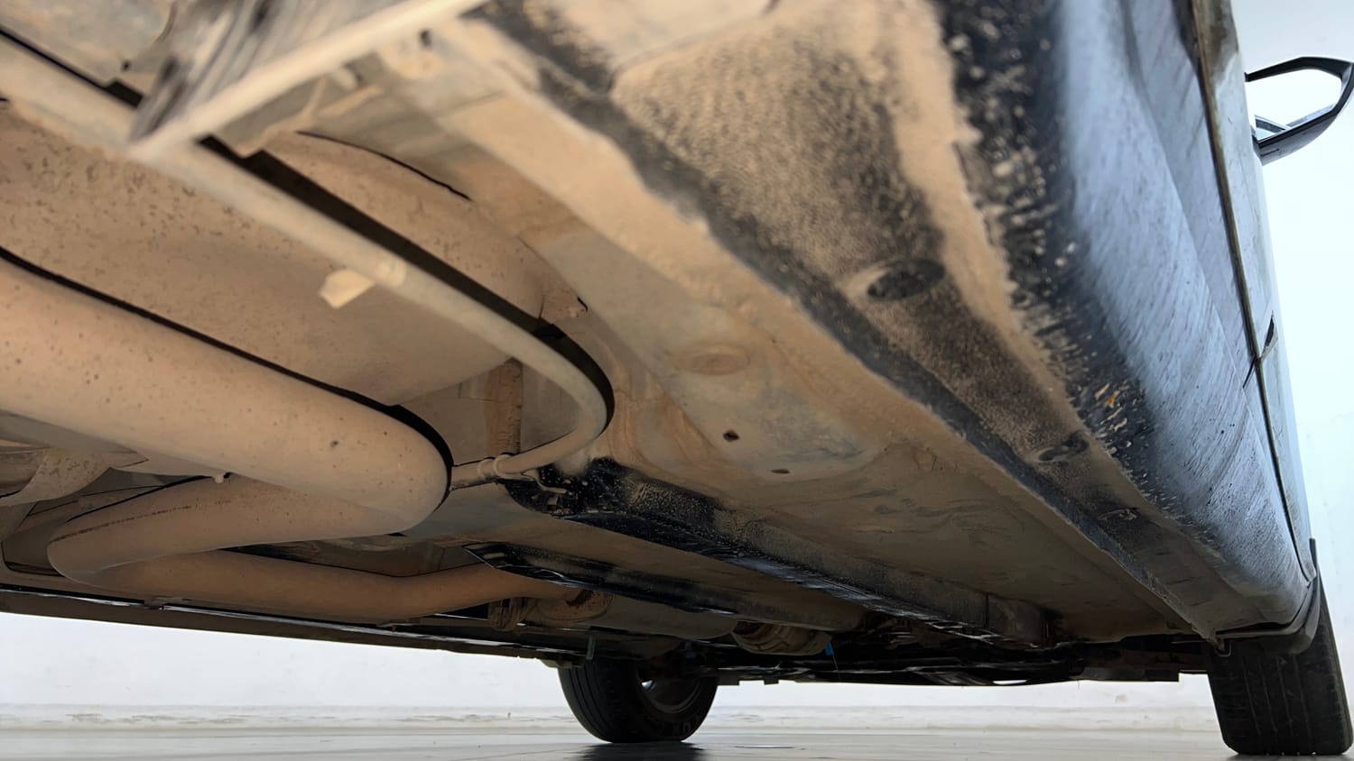 Used 2023 Hyundai Verna SX 1.5 Turbo Petrol MT Petrol Manual extra REAR RIGHT UNDERBODY VIEW