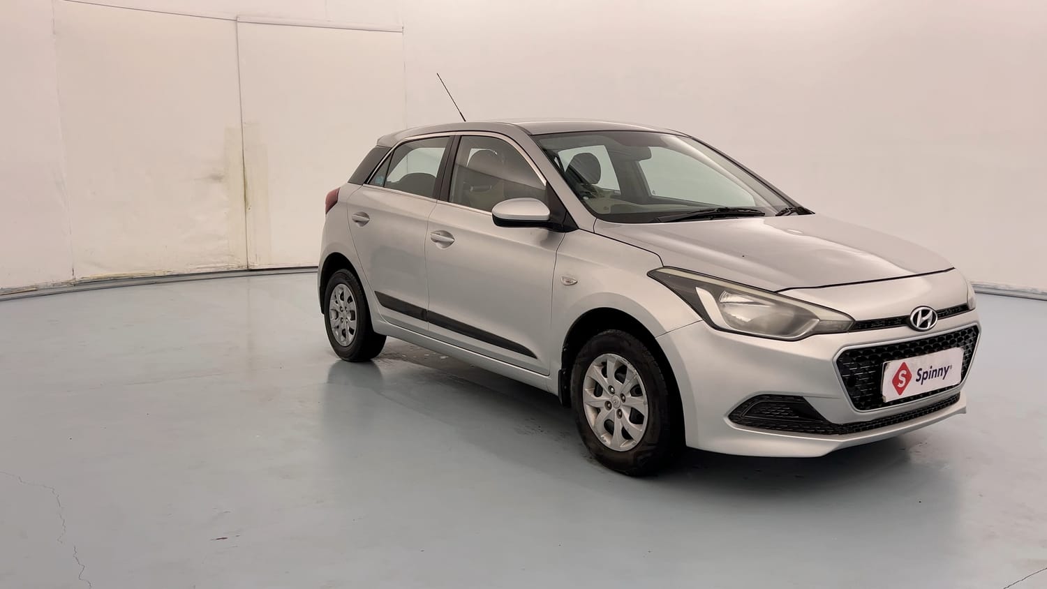 Used 2015 Hyundai Elite i20 Magna 1.2 Petrol Manual exterior RIGHT FRONT CORNER VIEW
