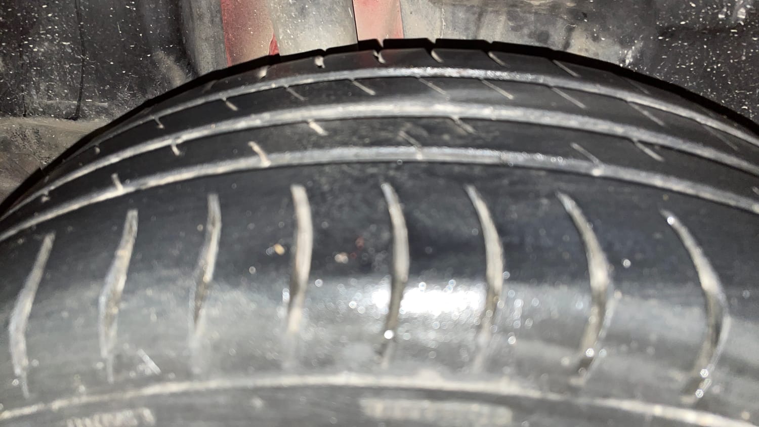Used 2018 Maruti Suzuki Swift ZXi AMT Petrol Automatic tyres RIGHT REAR TYRE TREAD VIEW