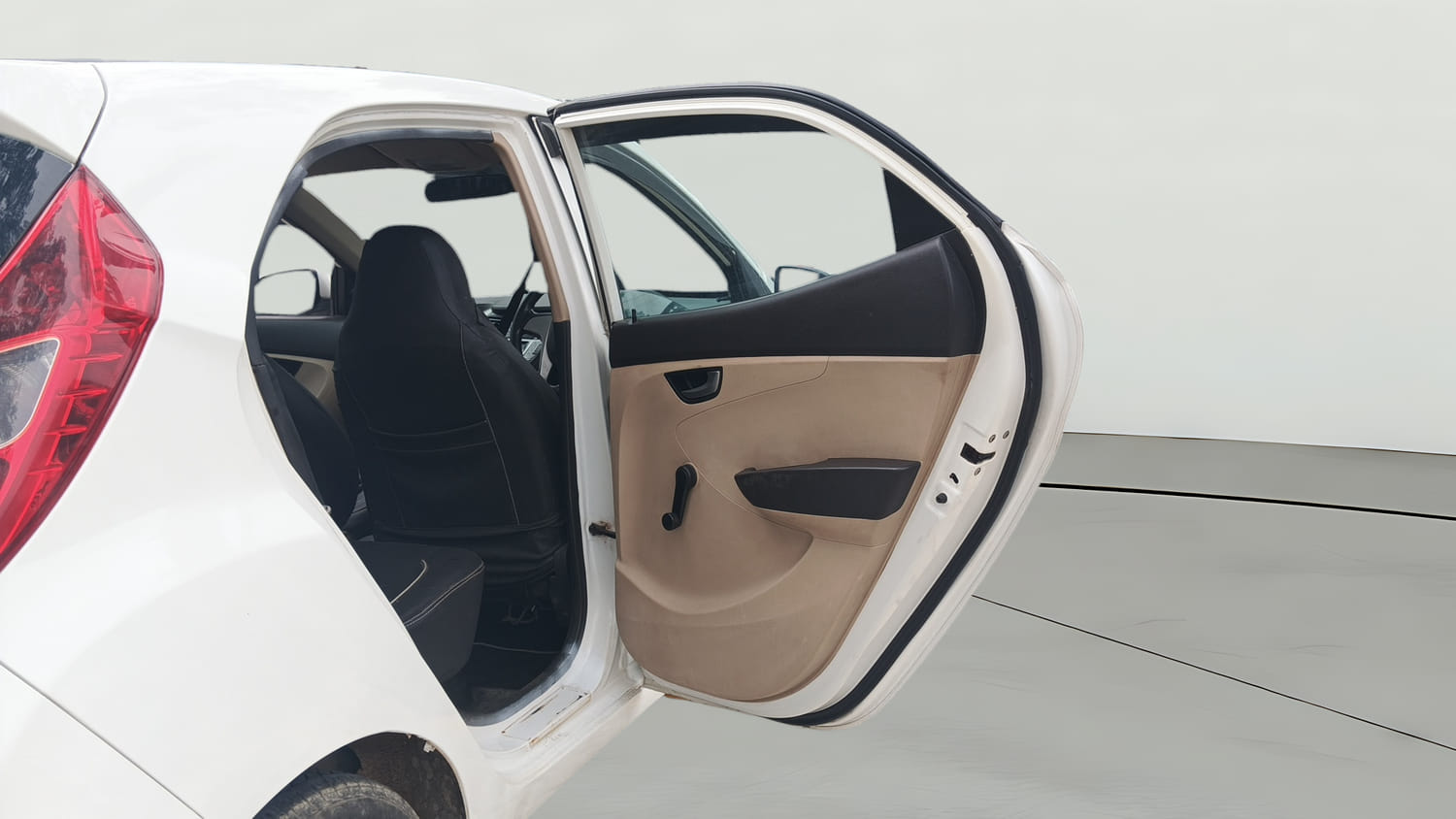 Used 2017 Hyundai Eon Sportz Petrol Manual interior RIGHT REAR DOOR OPEN VIEW