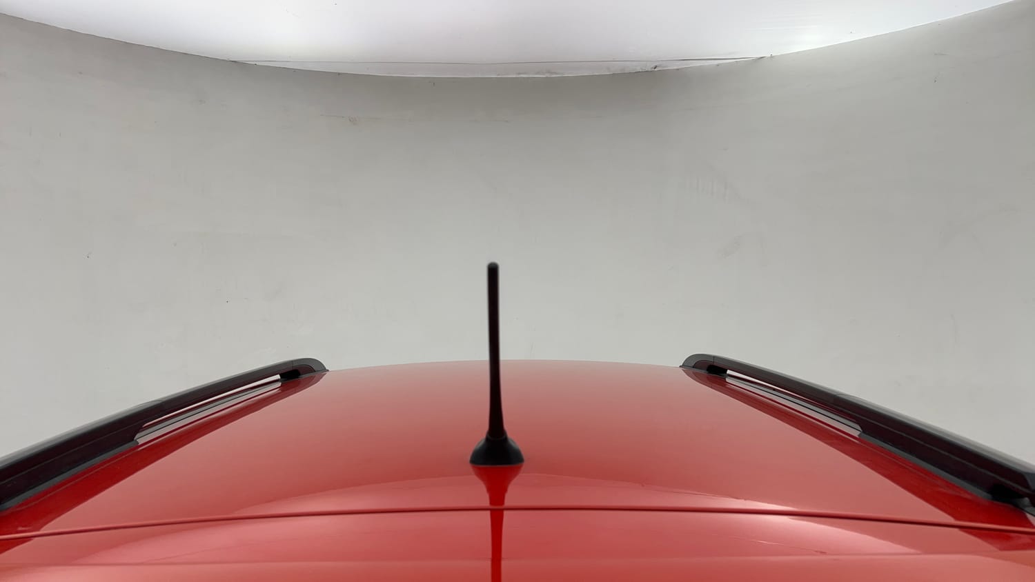 Used 2019 Mahindra XUV 300 1.5 W8 Diesel Manual exterior EXTERIOR ROOF VIEW