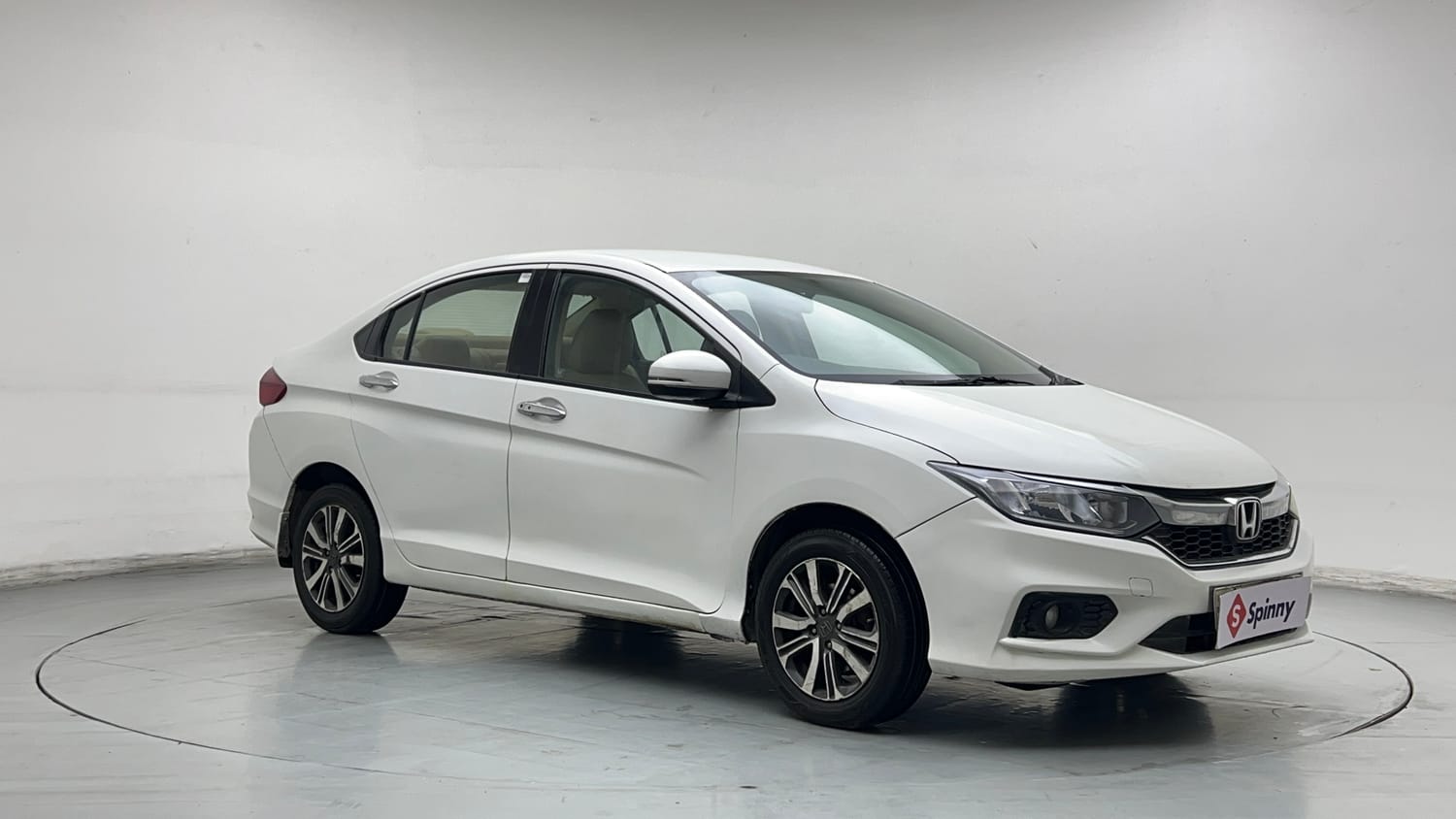 Used 2017 Honda City V CVT Petrol Petrol Automatic exterior RIGHT FRONT CORNER VIEW