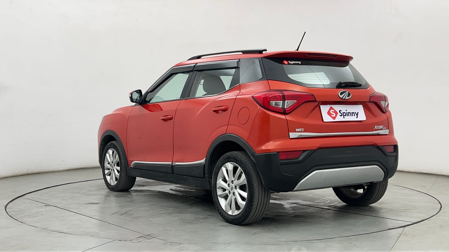 Used 2019 Mahindra XUV 300 1.5 W8 Diesel Manual exterior LEFT REAR CORNER VIEW