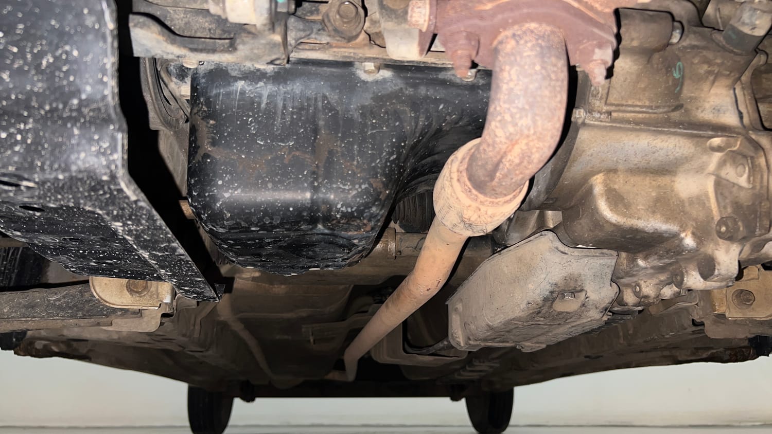 Used 2014 Hyundai Eon Era + Petrol Manual extra FRONT LEFT UNDERBODY VIEW