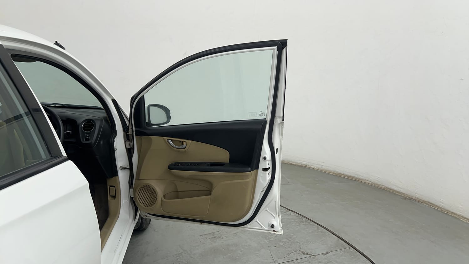 Used 2016 Honda Brio VX MT Petrol Manual interior RIGHT FRONT DOOR OPEN VIEW