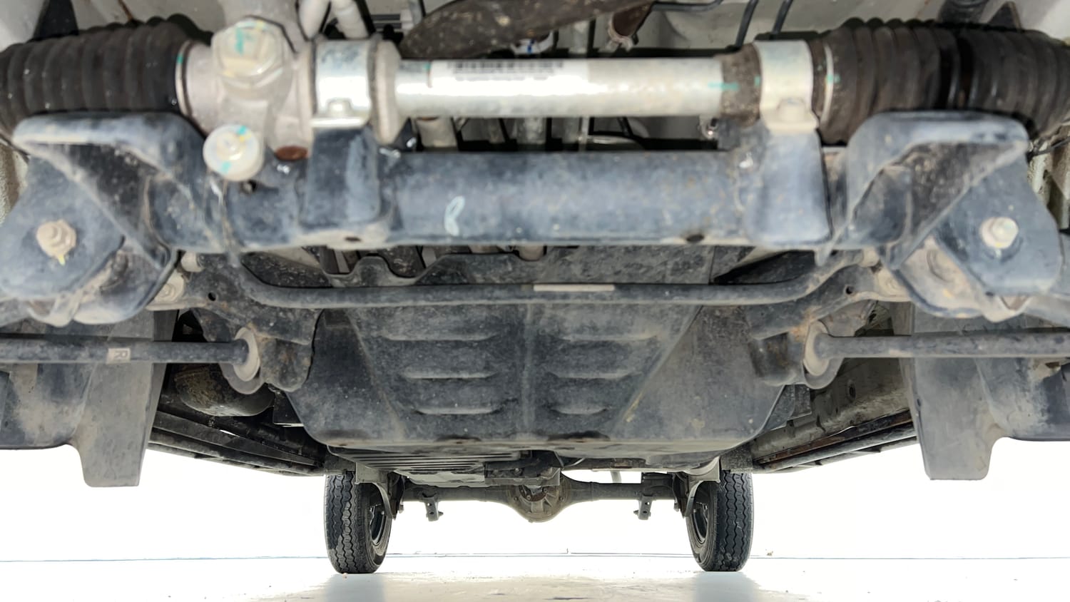 Used 2022 Maruti Suzuki Eeco 5 STR AC (O) Petrol Manual extra FRONT LEFT UNDERBODY VIEW