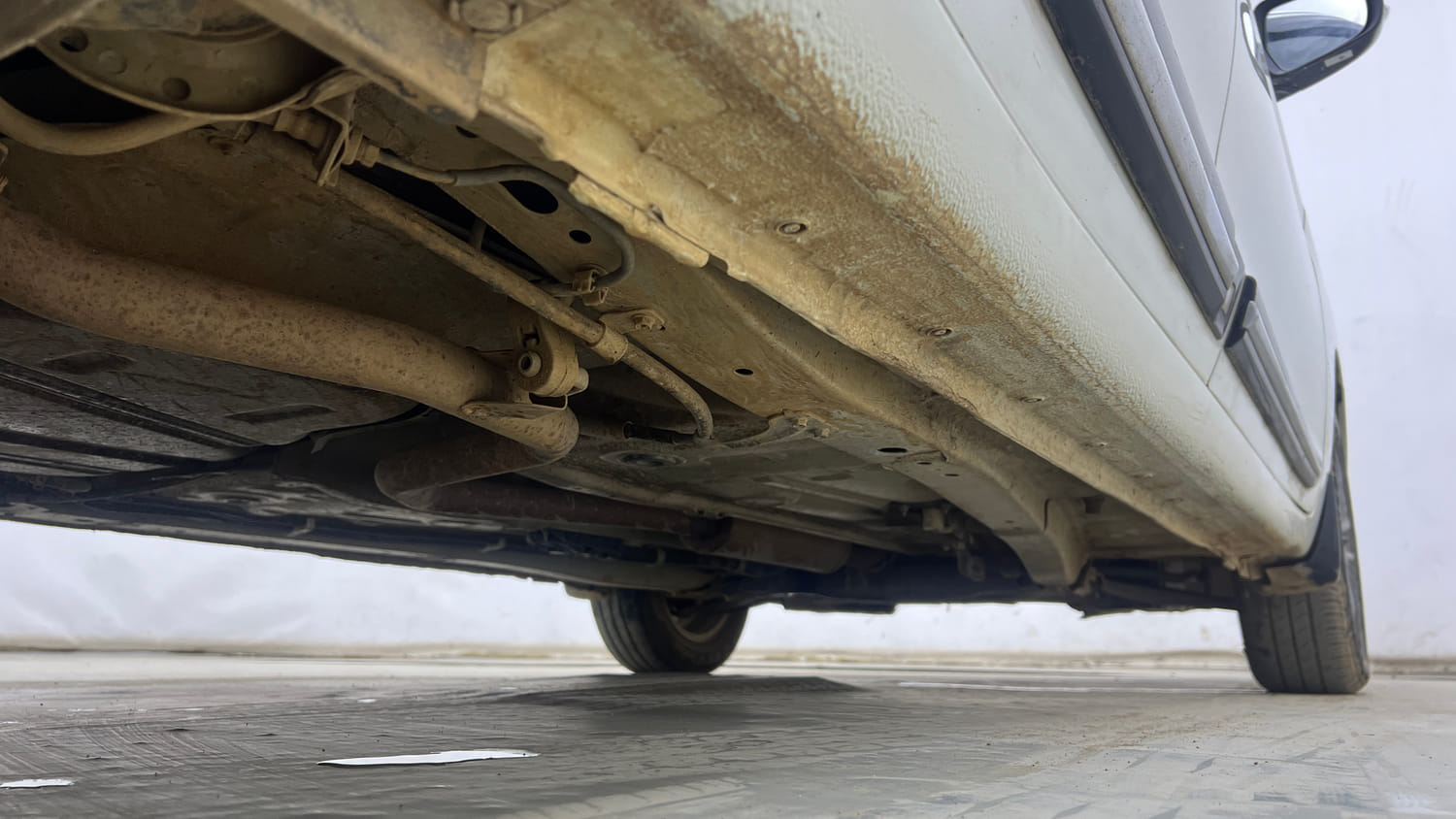 Used 2021 Maruti Suzuki New Ertiga VXi AT Petrol Automatic extra REAR RIGHT UNDERBODY VIEW