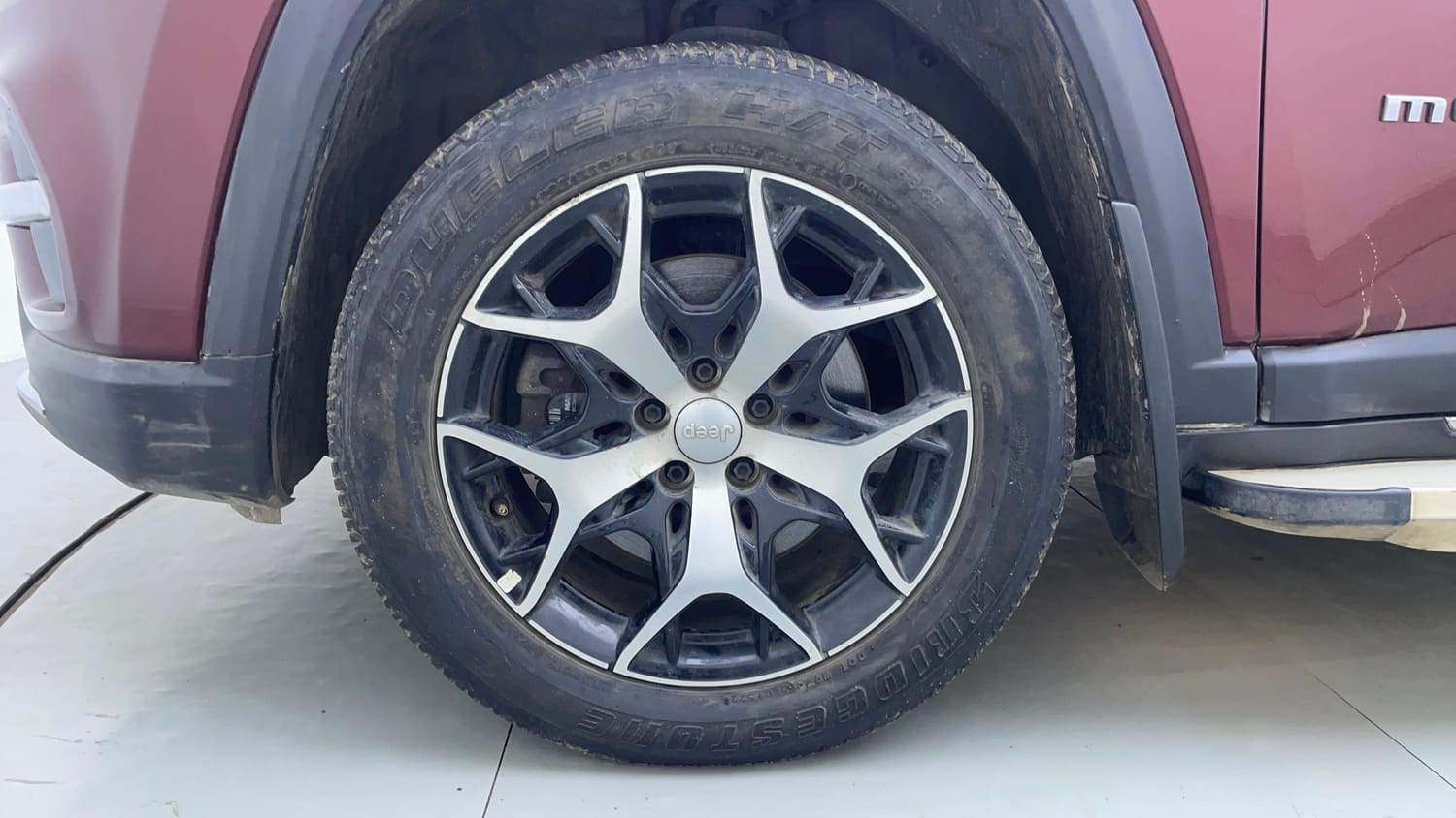 Used 2022 Jeep Meridian Limited (O) 4X2 AT Diesel Automatic tyres LEFT FRONT TYRE RIM VIEW