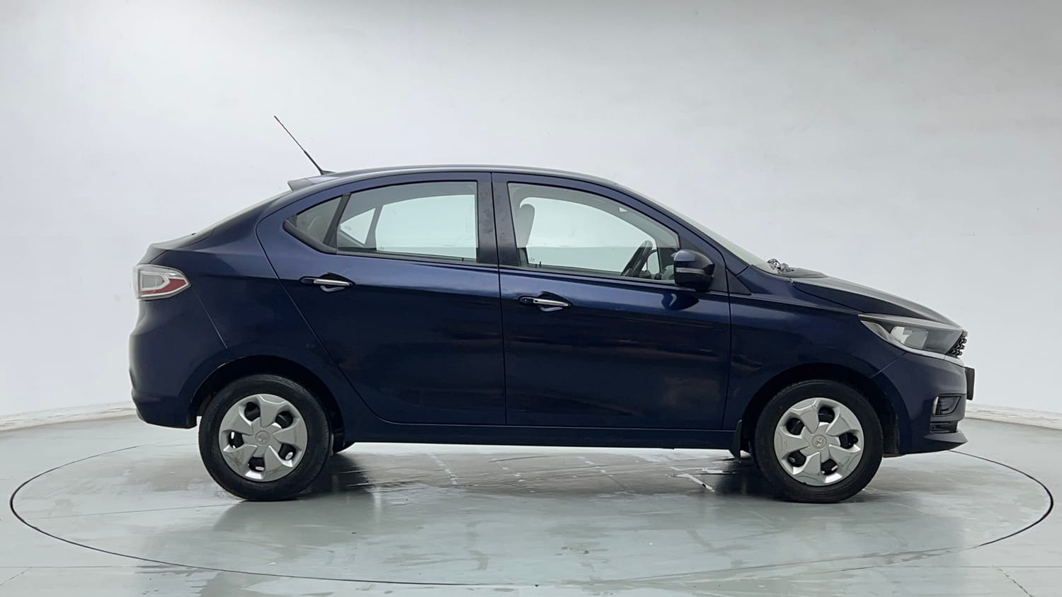 Used 2021 Tata Tigor XZ Petrol Manual exterior RIGHT SIDE VIEW