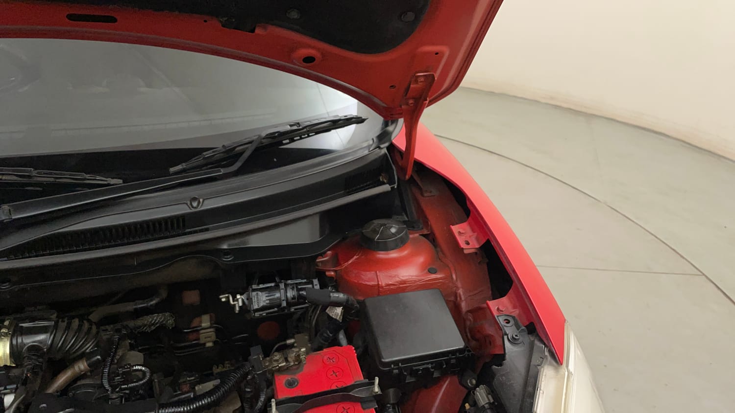 Used 2018 Maruti Suzuki Swift ZXi AMT Petrol Automatic engine ENGINE LEFT SIDE HINGE & APRON VIEW