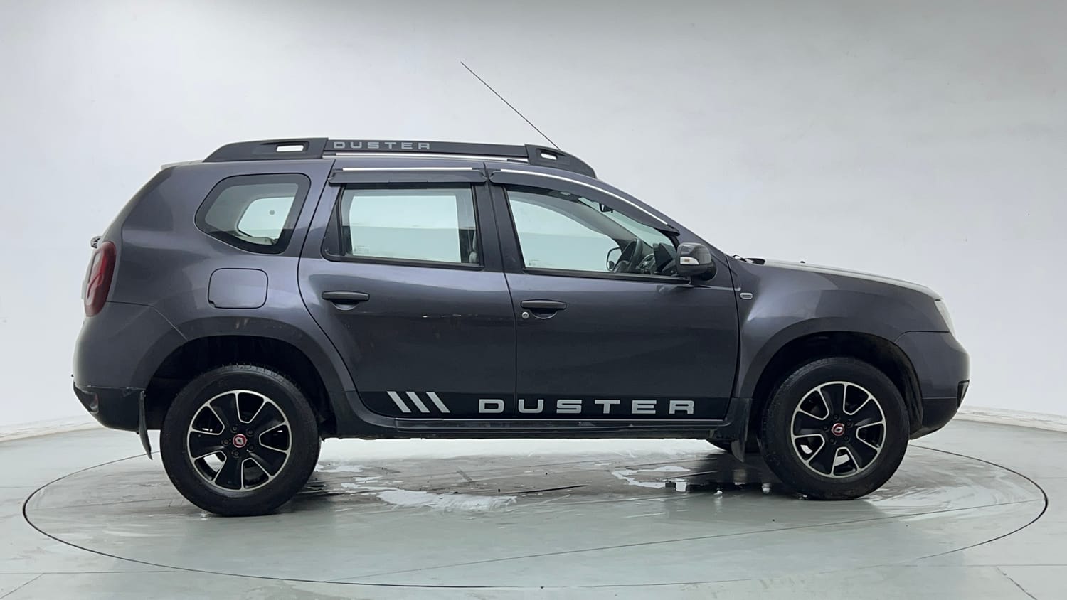 Used 2017 Renault Duster RXS CVT Petrol Automatic exterior RIGHT SIDE VIEW