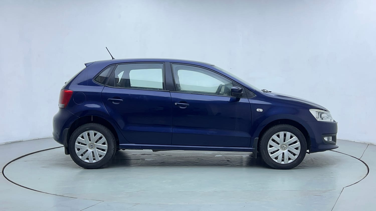 Used 2013 Volkswagen Polo Comfortline 1.2L (P) Petrol Manual exterior RIGHT SIDE VIEW