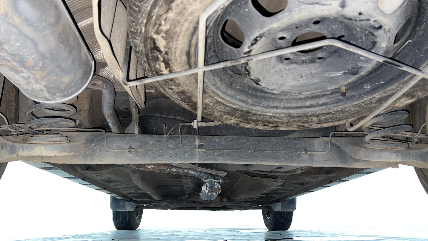 Used 2017 Renault Duster RXS CVT Petrol Automatic extra REAR UNDERBODY VIEW (TAKEN FROM REAR)